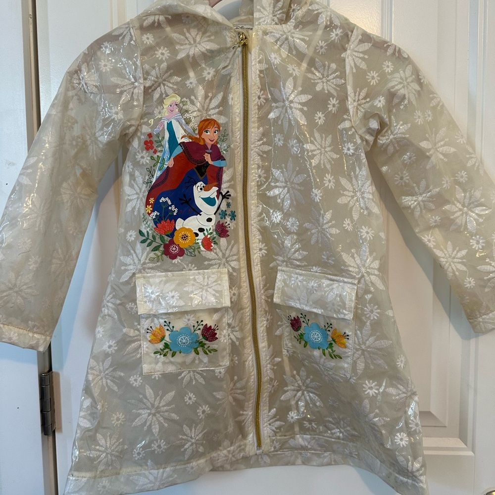Disney's Frozen Raincoat with front pockets and hood size 5/6 Girls